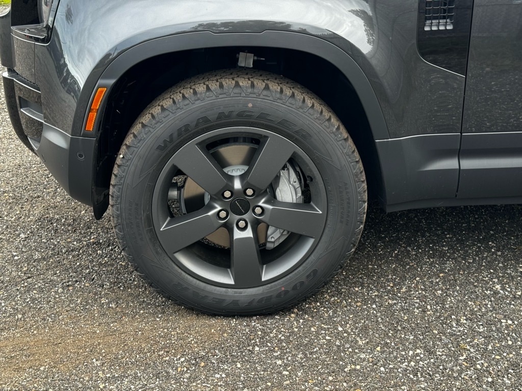 New 2026 Land Rover Defender 110 S 300PS SUV