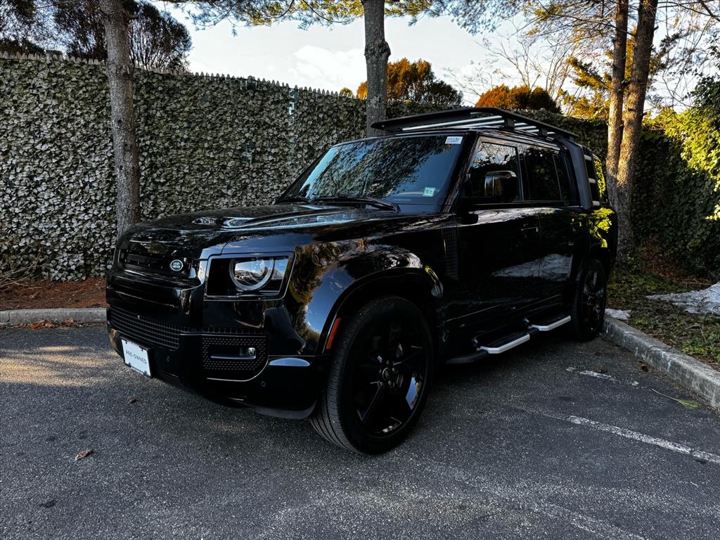 2024 Land Rover Defender X-Dynamic SE's photo