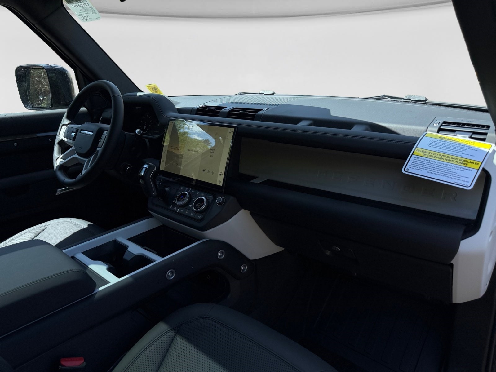 2026 Land Rover Defender X-Dynamic SE - Photo 23