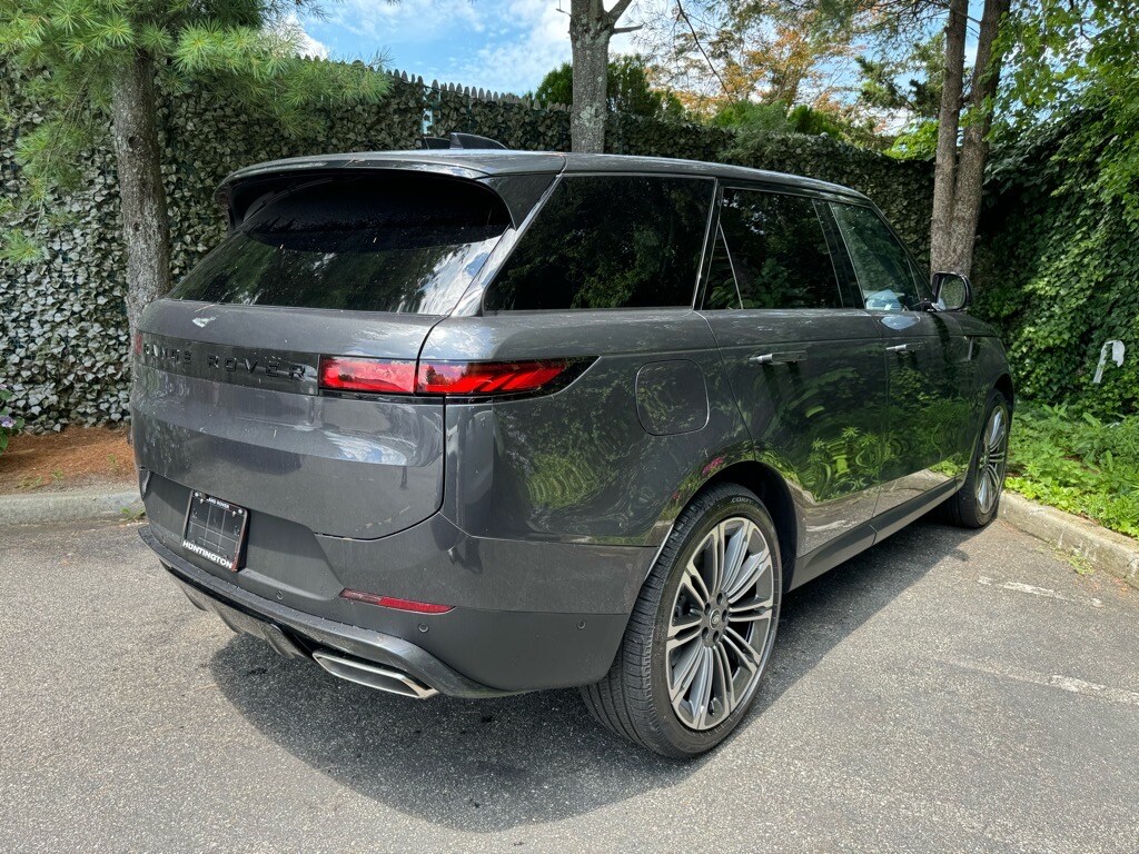 2025 Land Rover Range Rover Sport SE photo 4