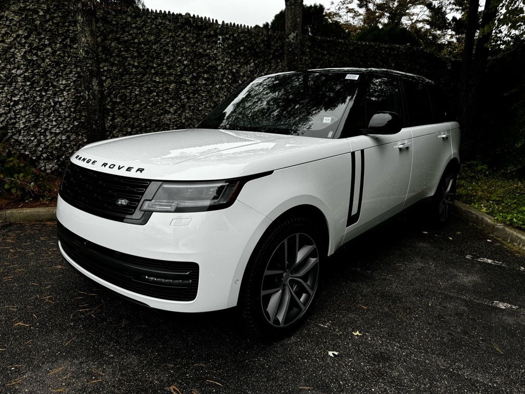 New 2025 Land Rover Range Rover SE SUV