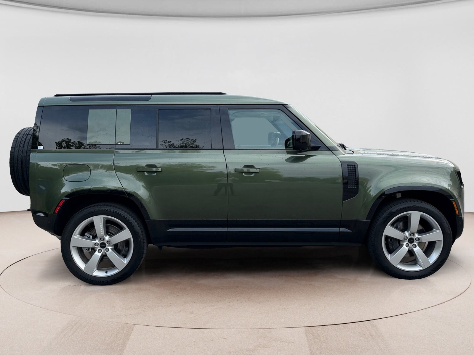 2026 Land Rover Defender X-Dynamic SE - Photo 6