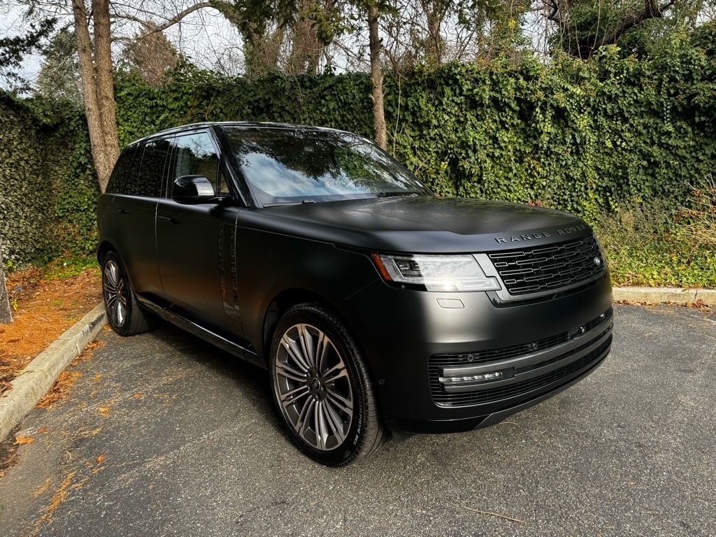 New 2025 Land Rover Range Rover SE SUV