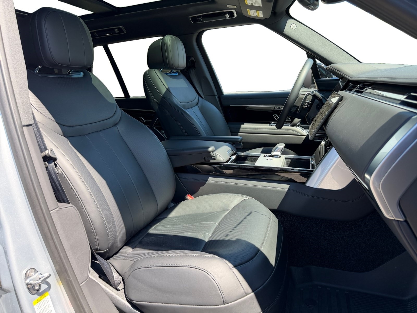 2025 Land Rover Range Rover SE - Photo 21