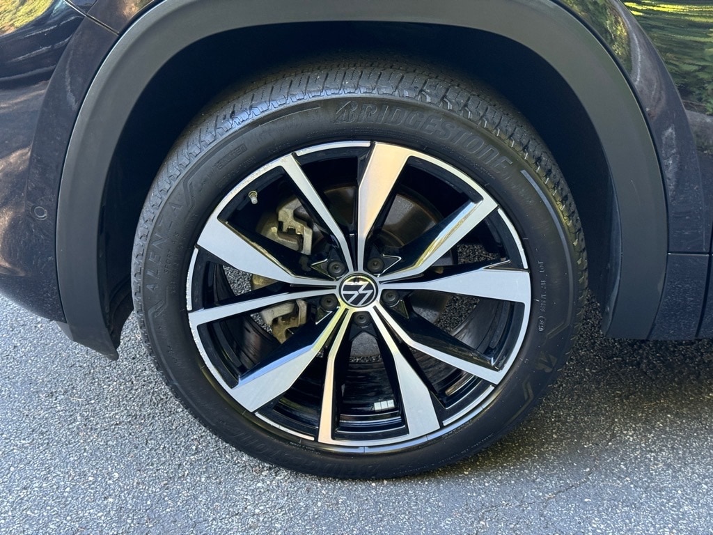 Used 2024 Volkswagen Atlas Cross Sport 2.0T SEL Premium R-Line SUV