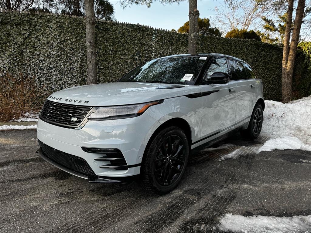 2026 Land Rover Range Rover Velar Dynamic SE's photo