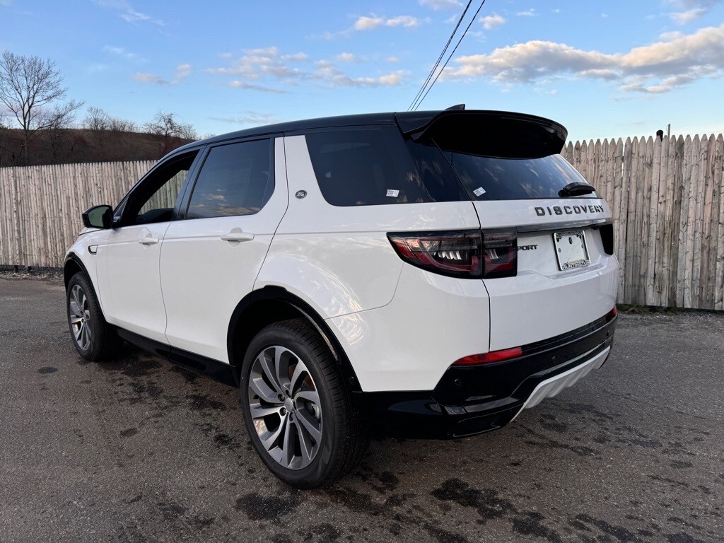 2025 Land Rover Discovery Sport Dynamic SE photo 3