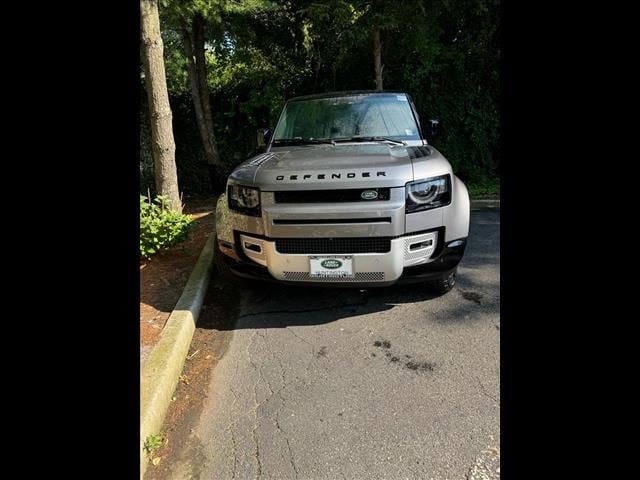 Used 2022 Land Rover Defender SE with VIN SALEP7RU5N2083199 for sale in Huntington, NY