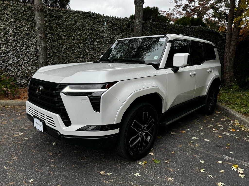 2024 Lexus GX Premium's photo
