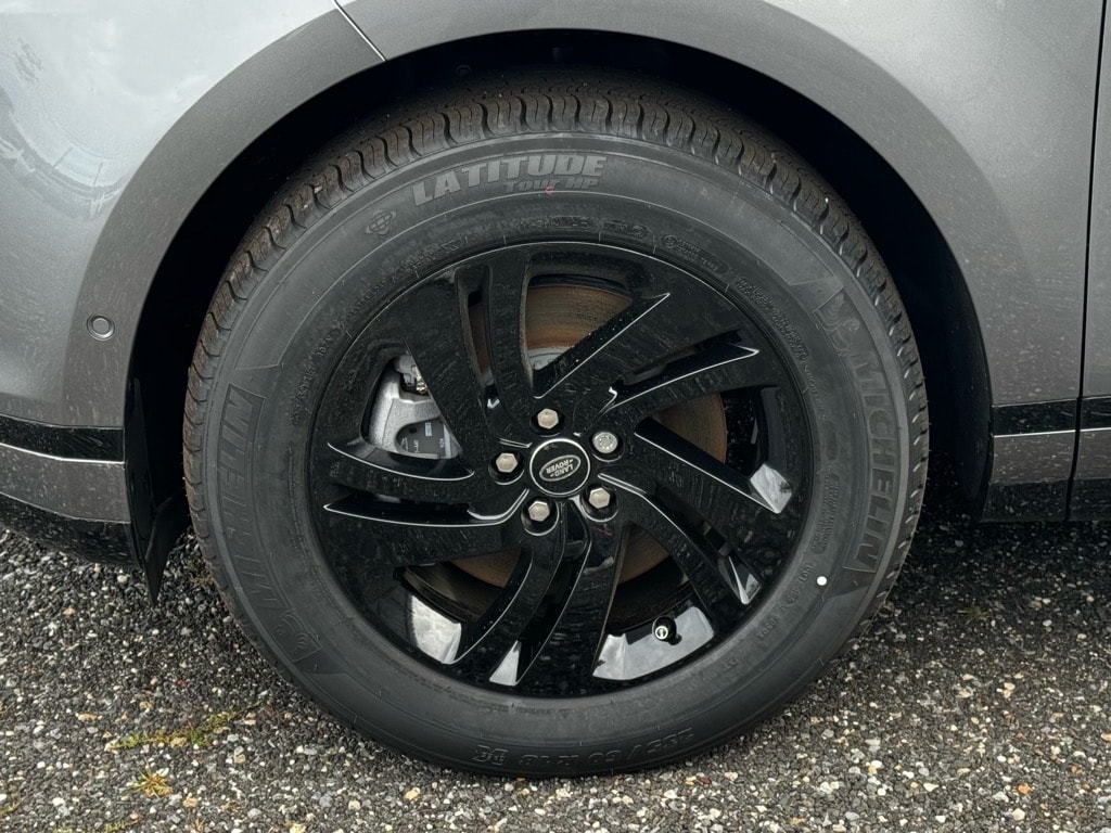 New 2026 Land Rover Range Rover Evoque Dynamic SE SUV