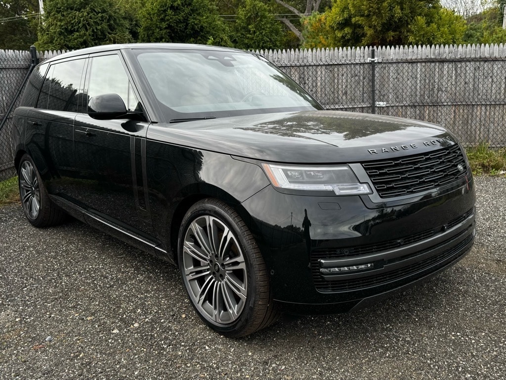 New 2025 Land Rover Range Rover SE SUV