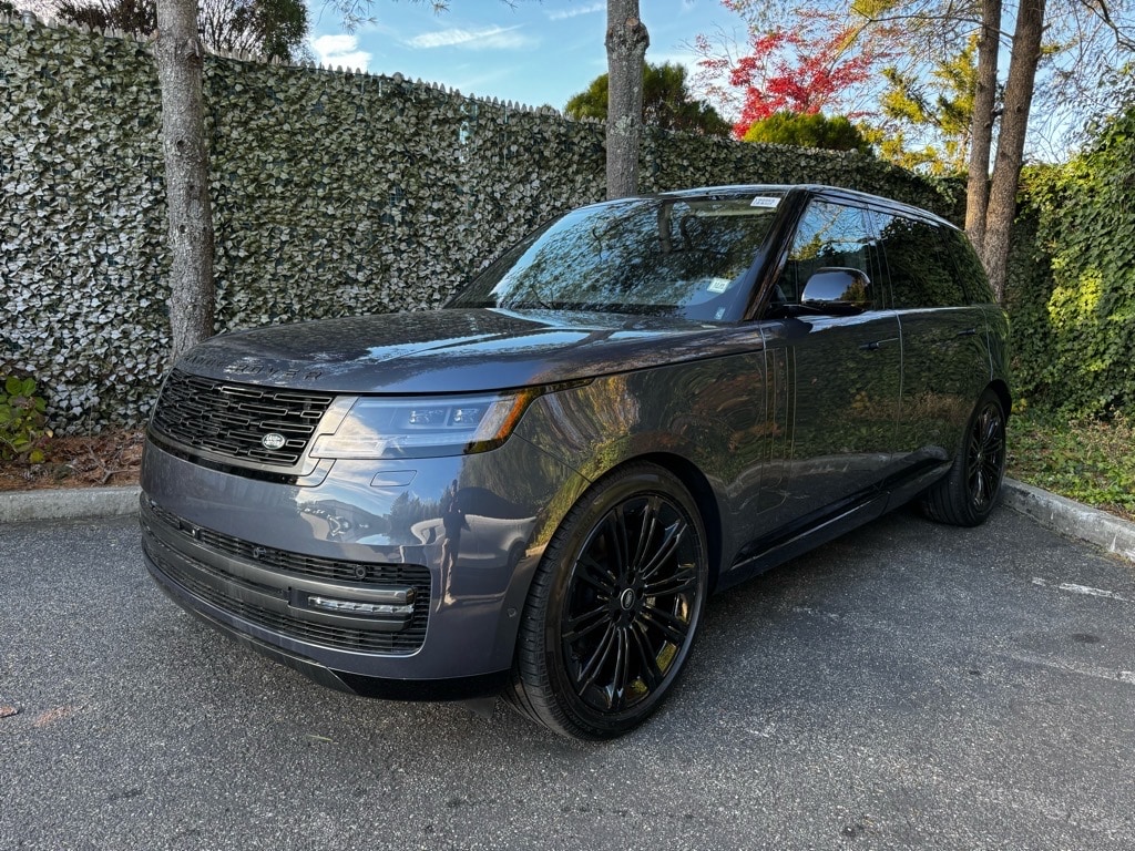 New 2025 Land Rover Range Rover SE SUV