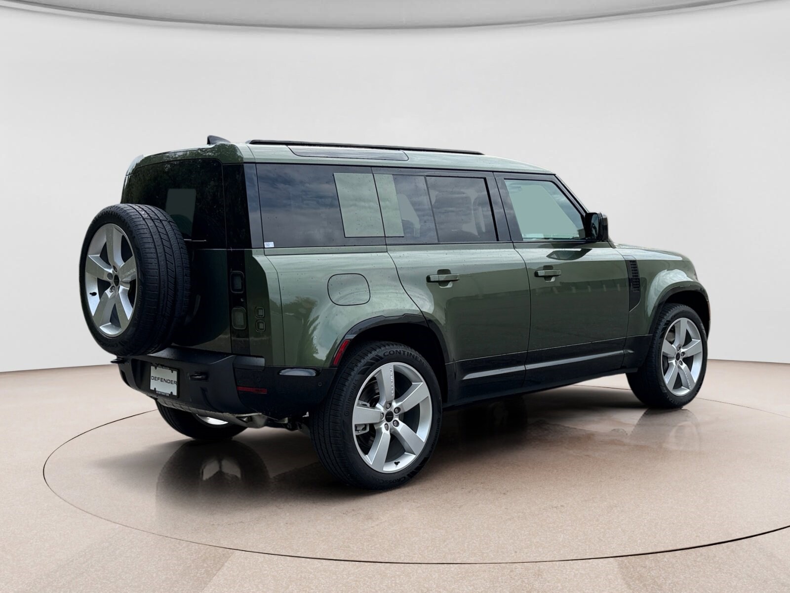 2026 Land Rover Defender X-Dynamic SE - Photo 5