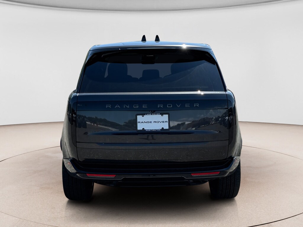 New 2026 Land Rover Range Rover SE SUV