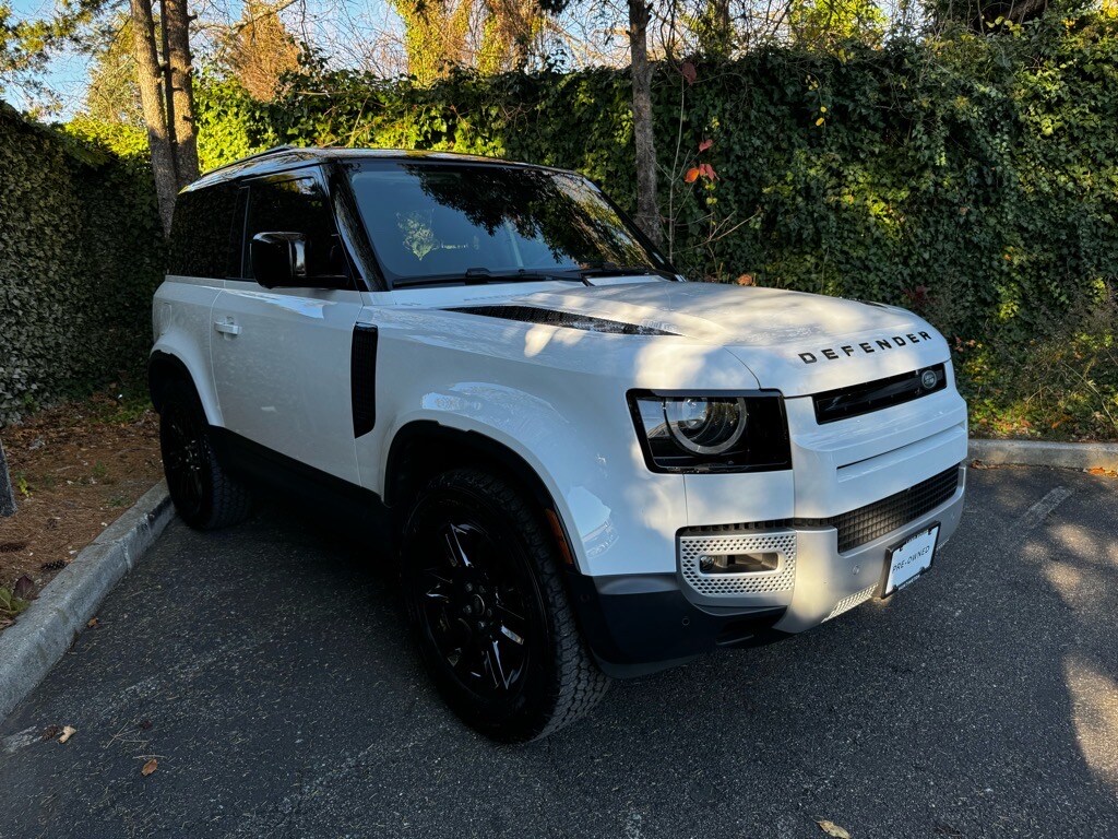 2024 Land Rover Defender 90 S photo 2