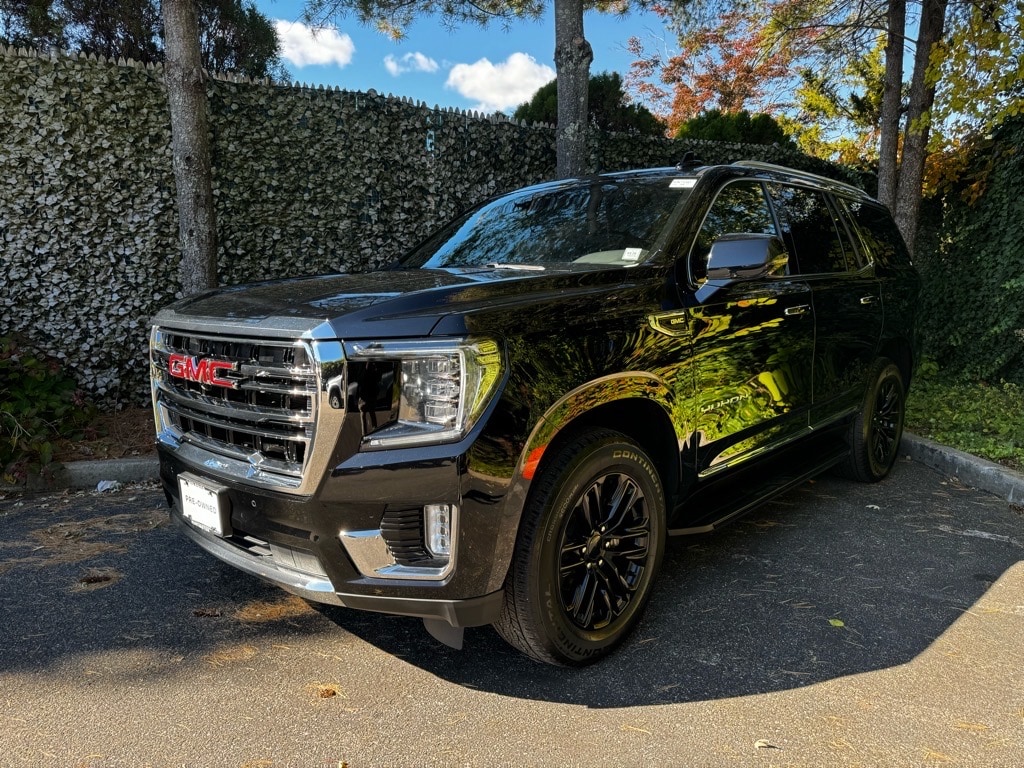 2023 GMC Yukon SLT's photo