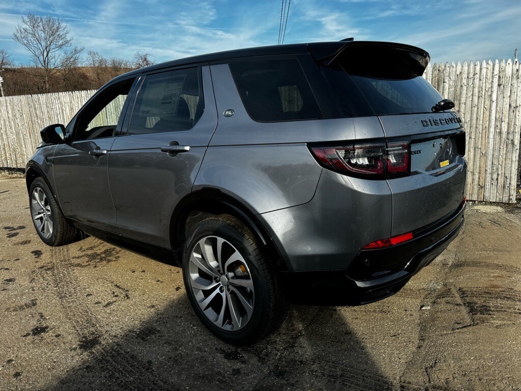 2025 Land Rover Discovery Sport Dynamic SE photo 2