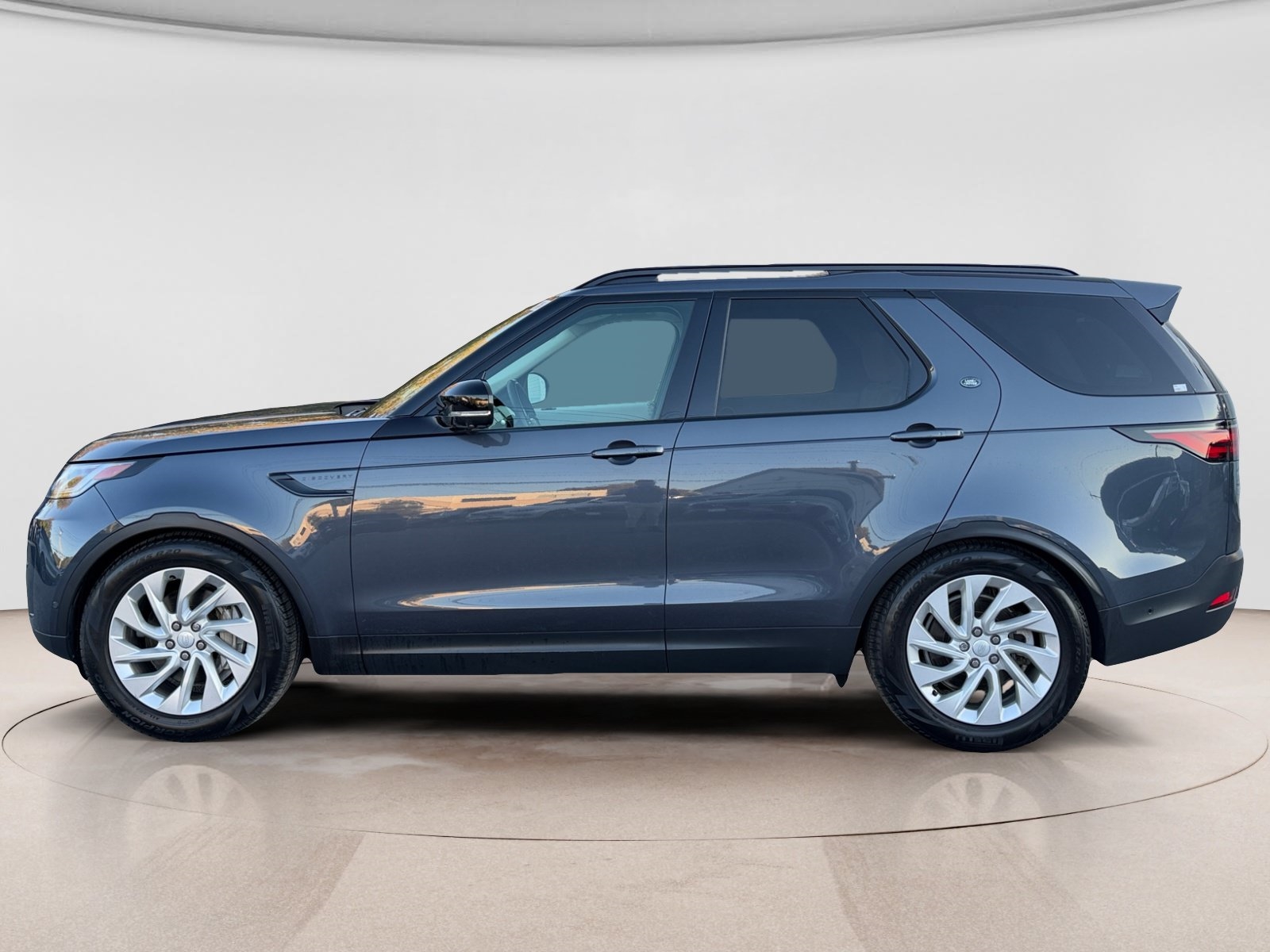 Used 2024 Land Rover Discovery S SUV