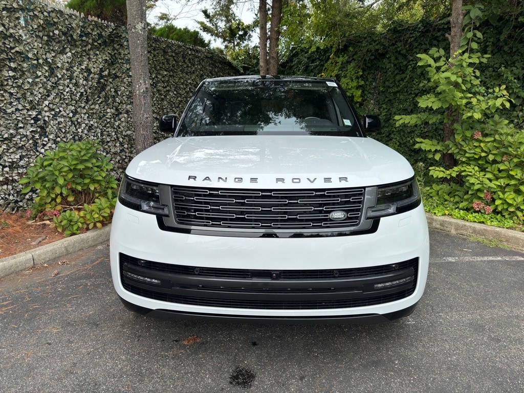 New 2025 Land Rover Range Rover SE SUV