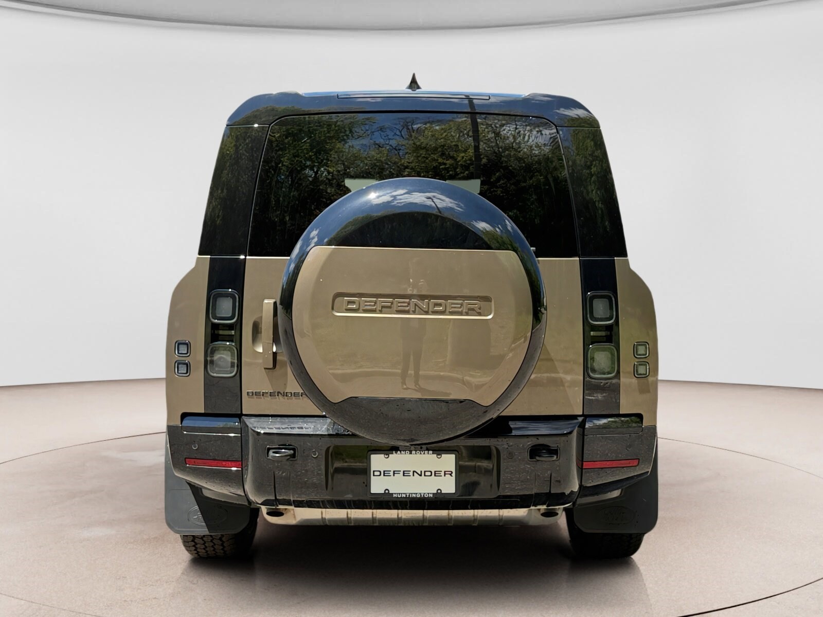 2026 Land Rover Defender X-Dynamic SE - Photo 4