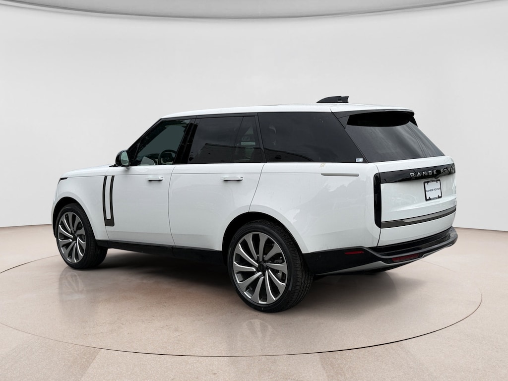 New 2026 Land Rover Range Rover SE SUV