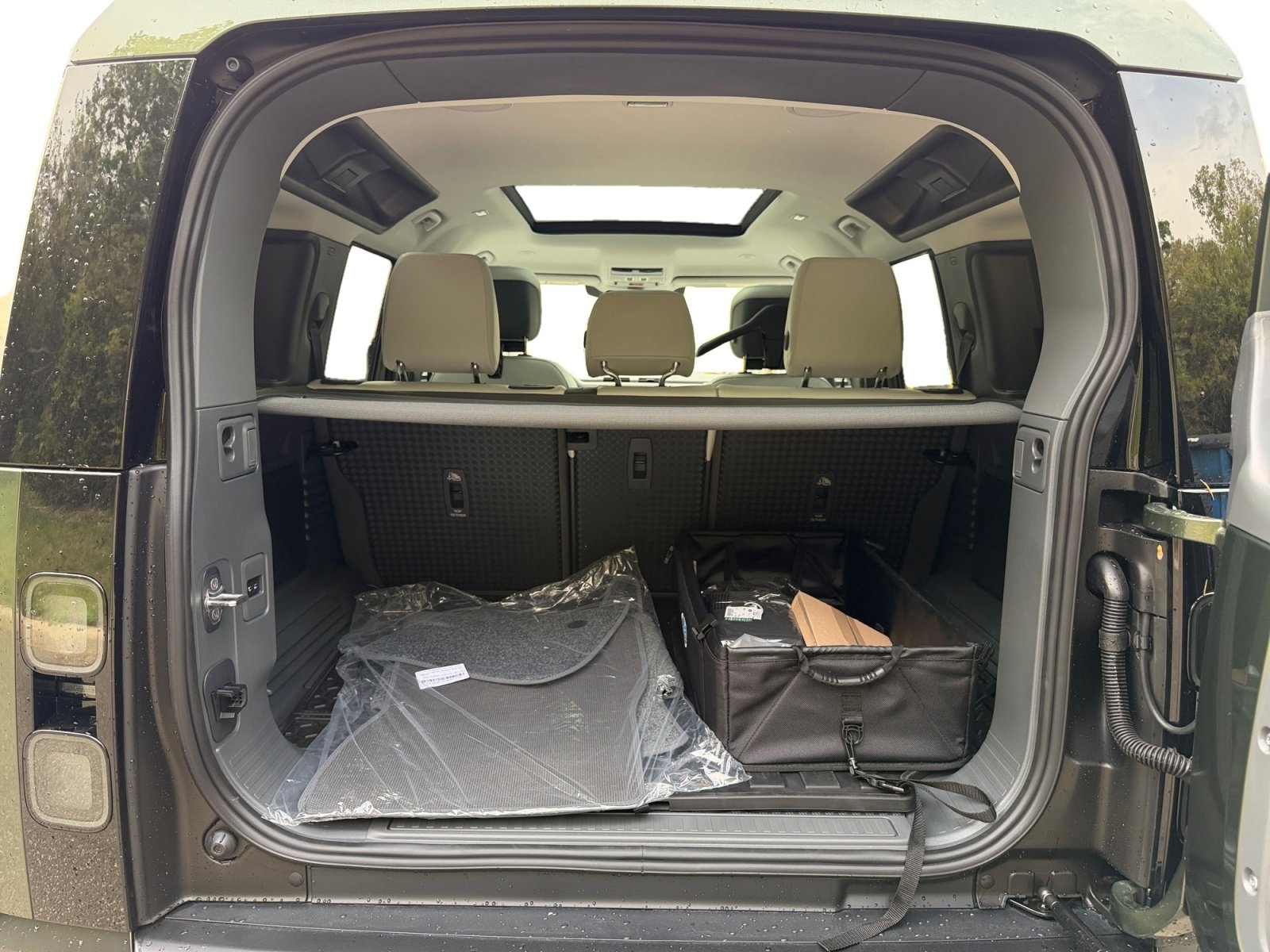 2026 Land Rover Defender X-Dynamic SE - Photo 25