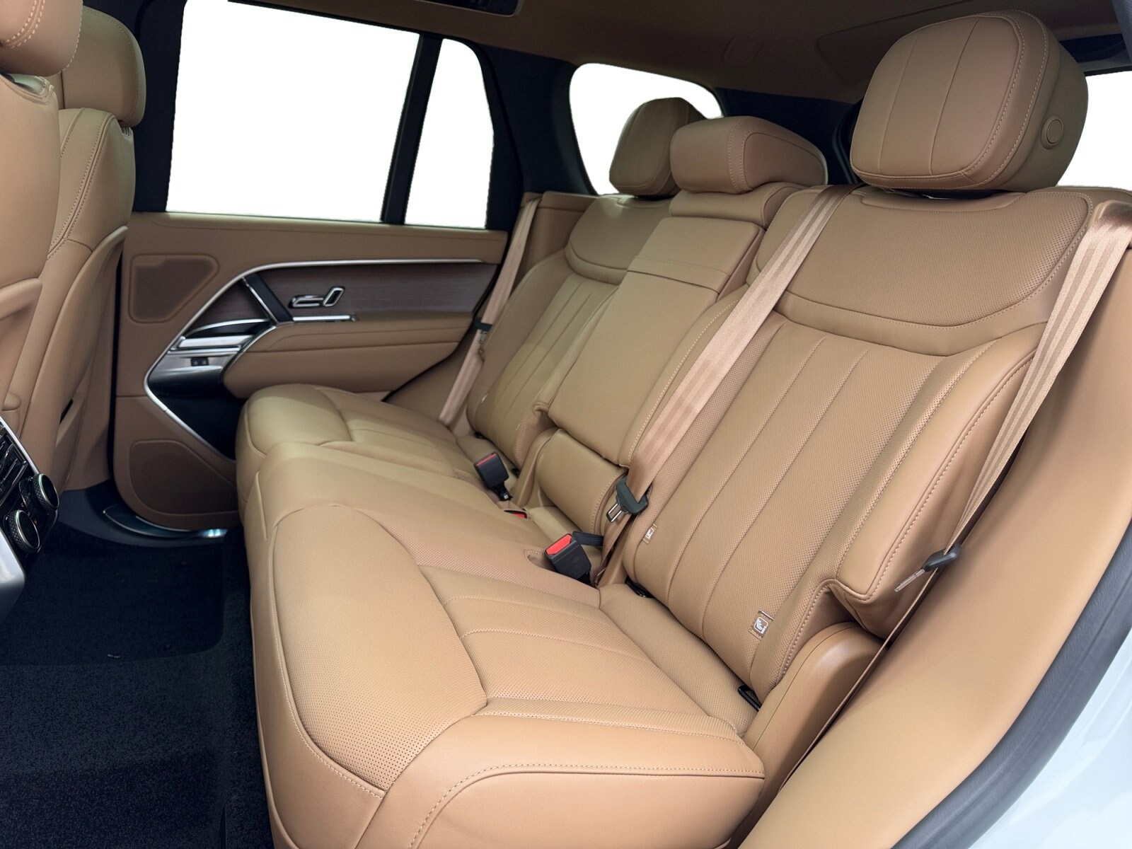 2026 Land Rover Range Rover SE - Photo 16