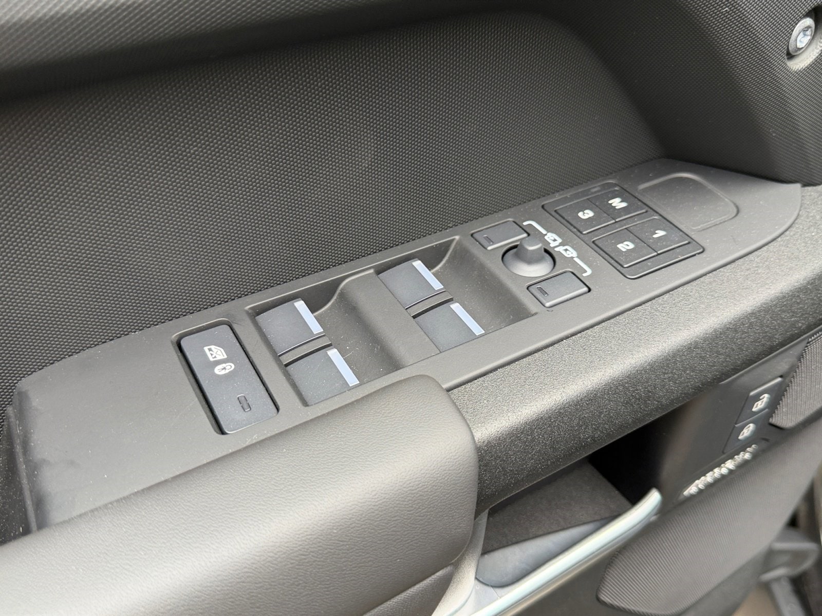 2026 Land Rover Defender V8 - Photo 13