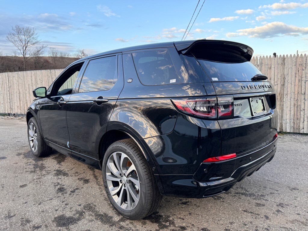 2025 Land Rover Discovery Sport Dynamic SE photo 3