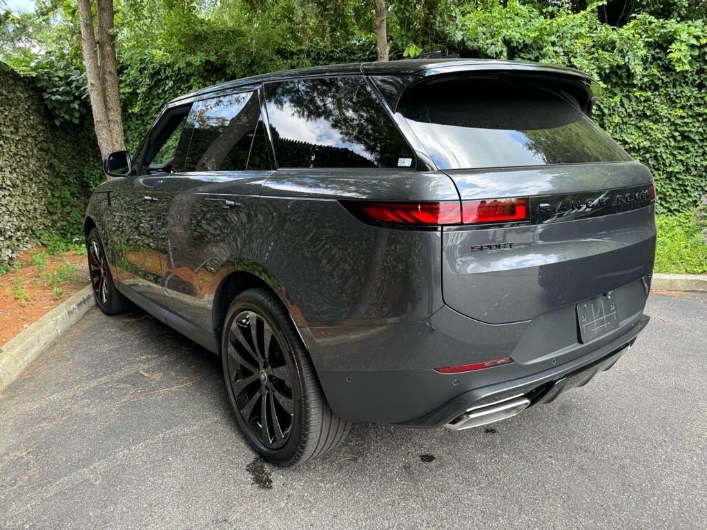 2025 Land Rover Range Rover Sport SE photo 2
