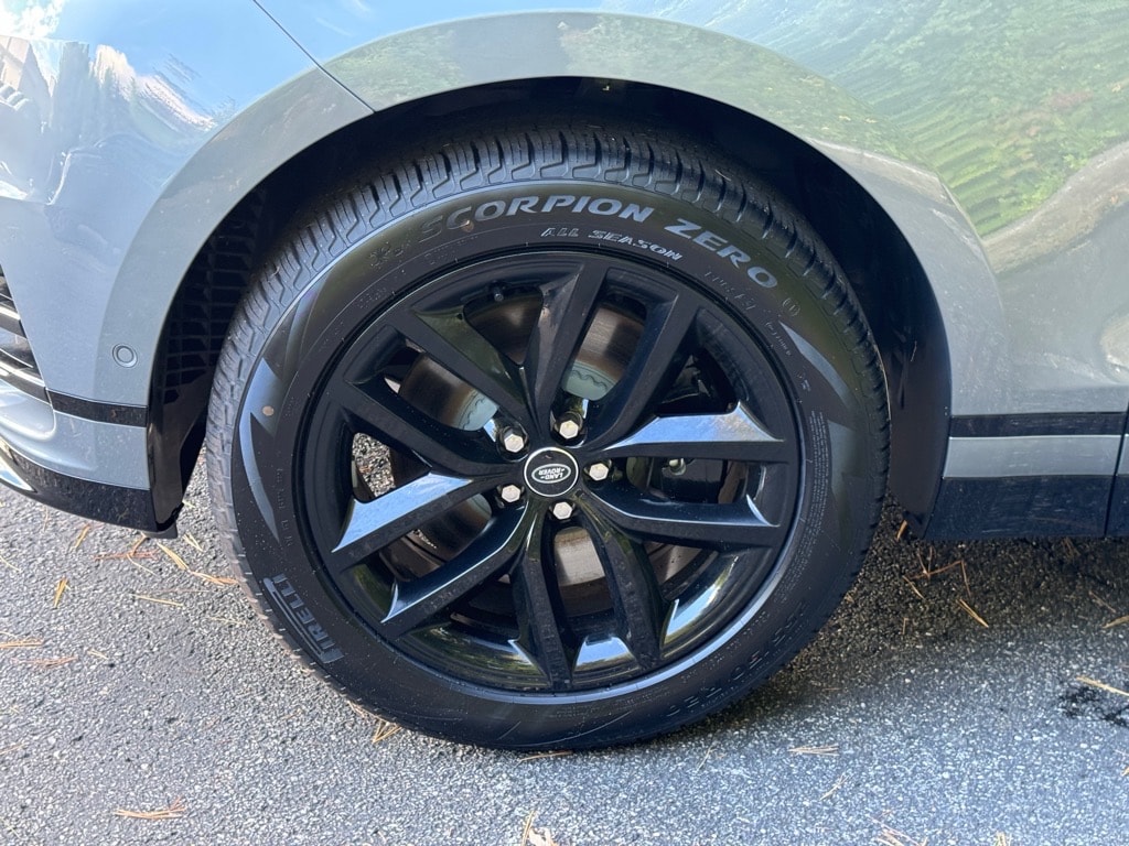 New 2026 Land Rover Range Rover Velar Dynamic SE SUV