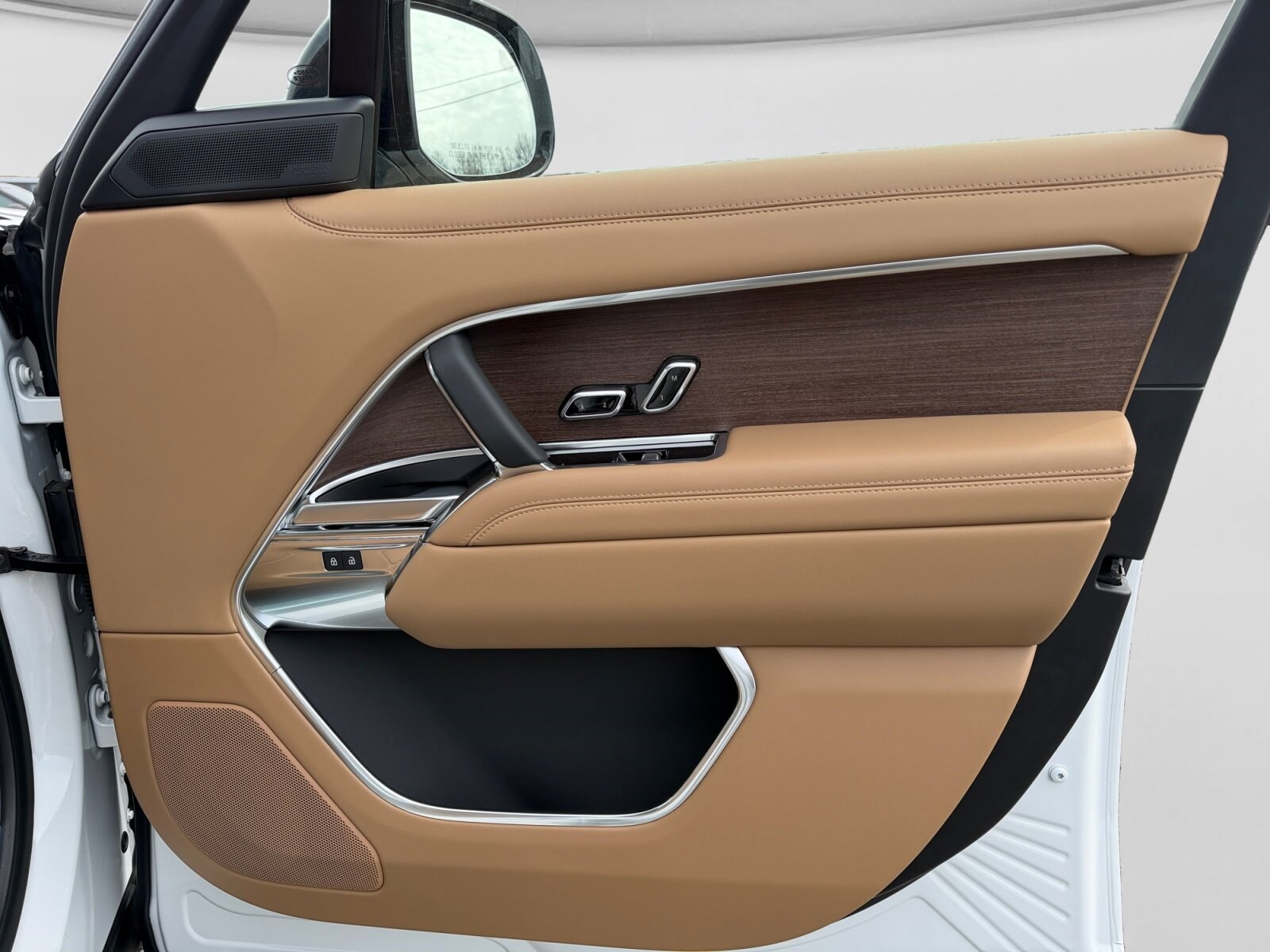 2026 Land Rover Range Rover SE - Photo 24
