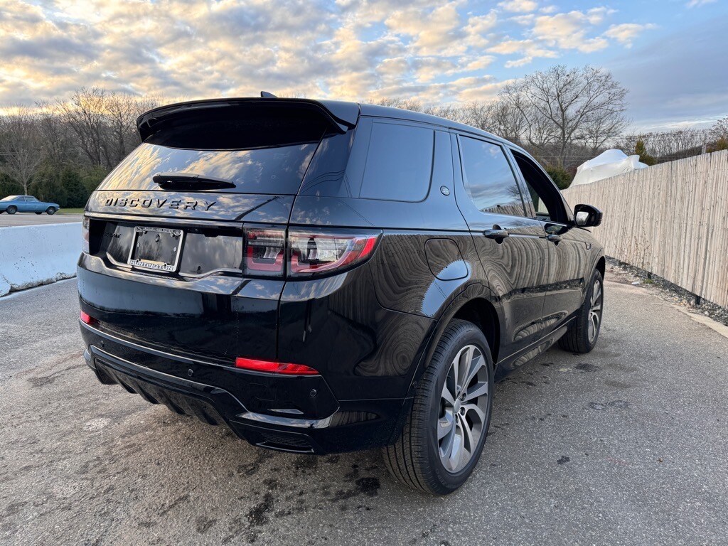 2025 Land Rover Discovery Sport Dynamic SE photo 4