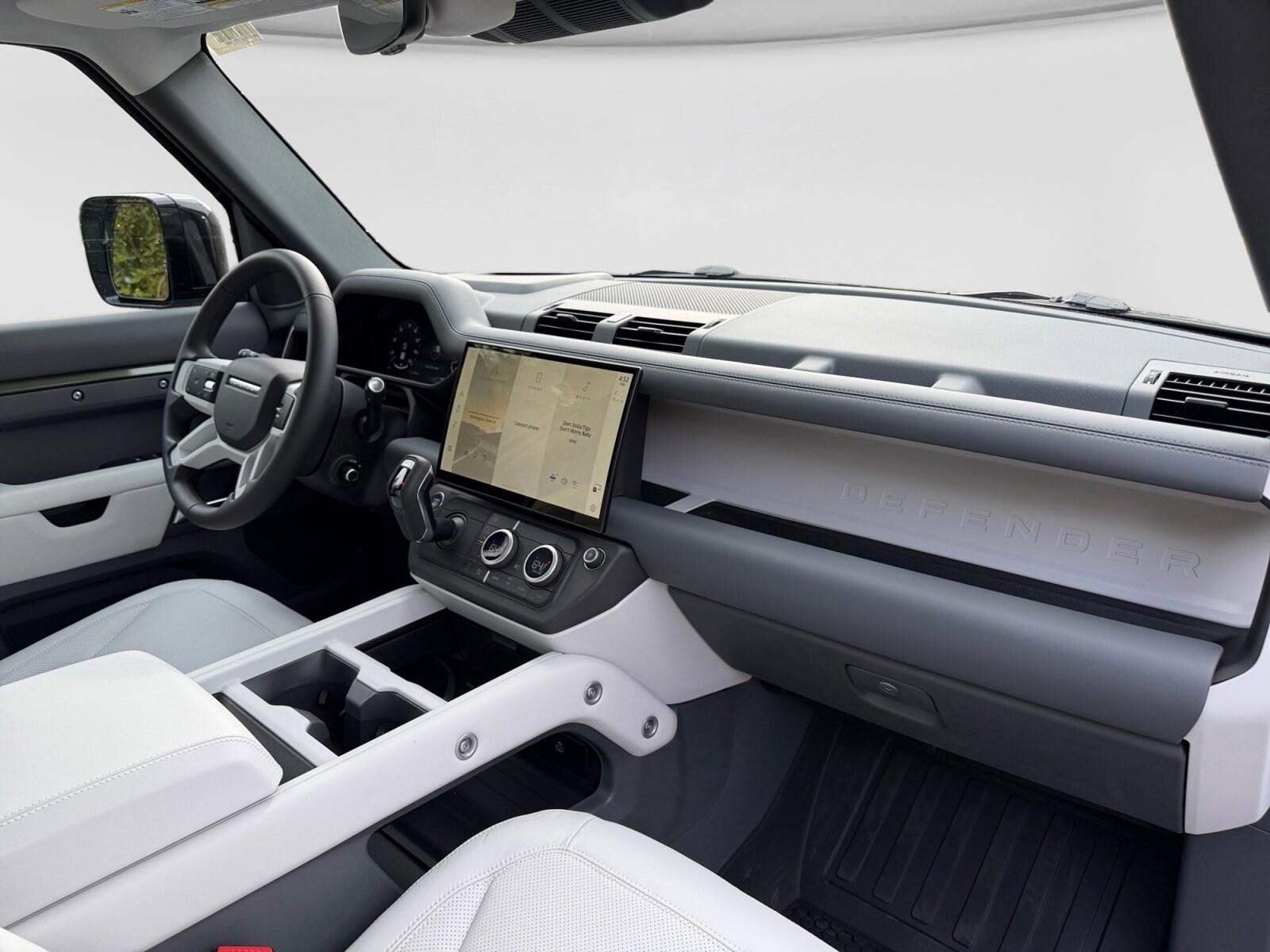 2026 Land Rover Defender X-Dynamic SE - Photo 23