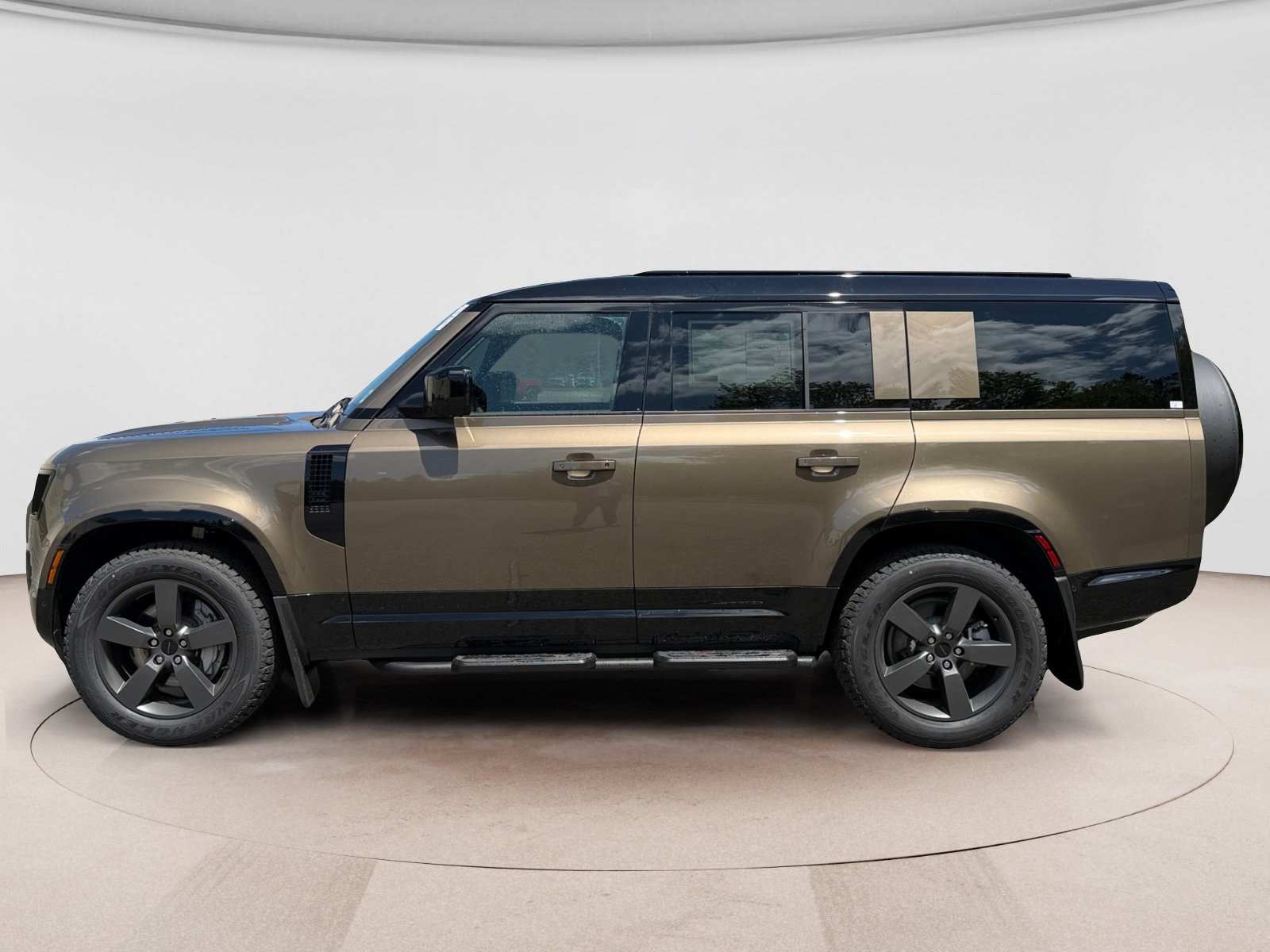 2026 Land Rover Defender X-Dynamic SE - Photo 2