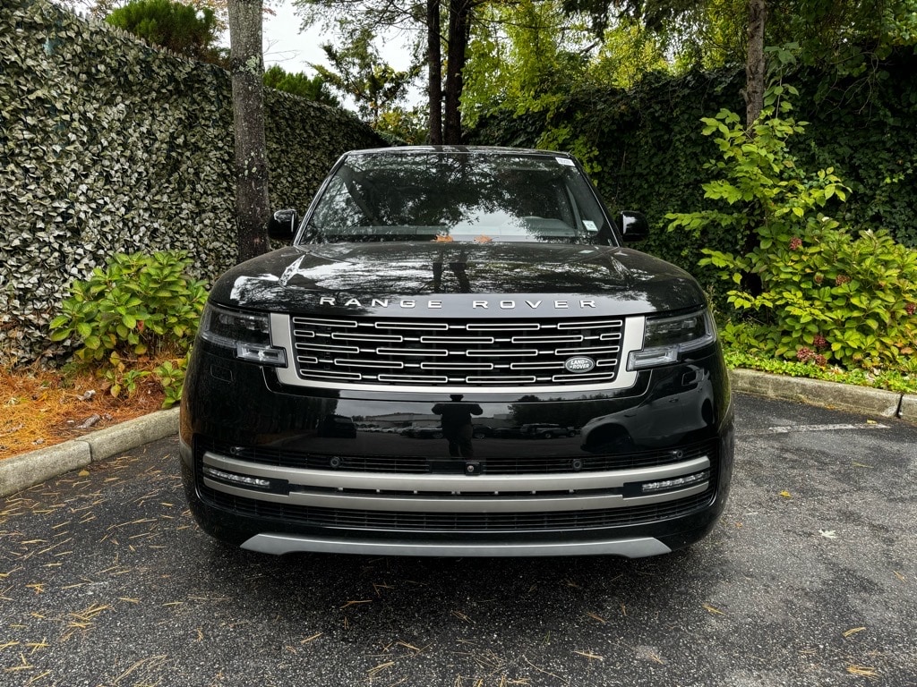 New 2025 Land Rover Range Rover SE SUV