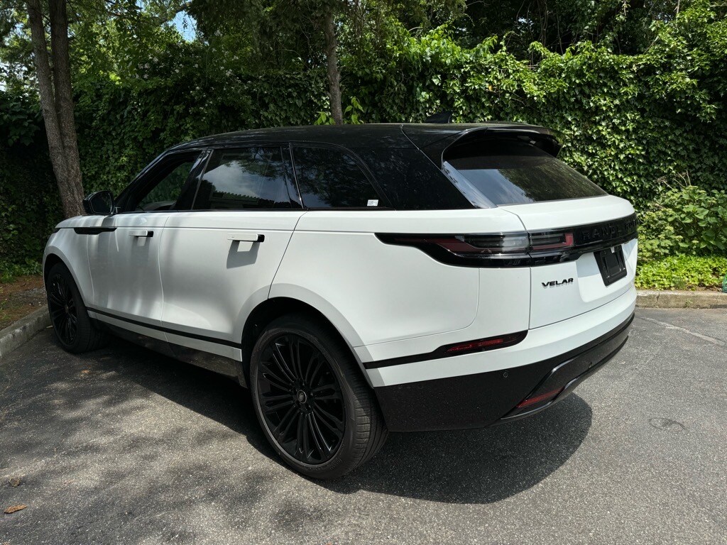 2026 Land Rover Range Rover Velar P400 Dynamic SE photo 3