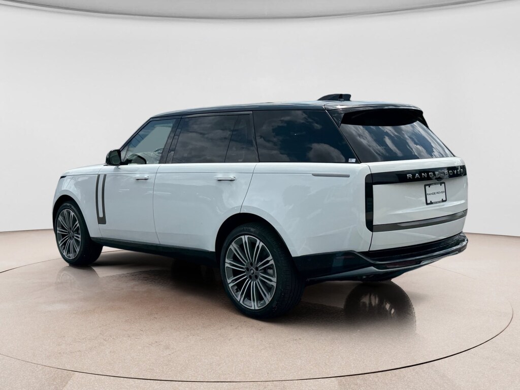 New 2026 Land Rover Range Rover SE LWB 7-Seats / V8 SUV