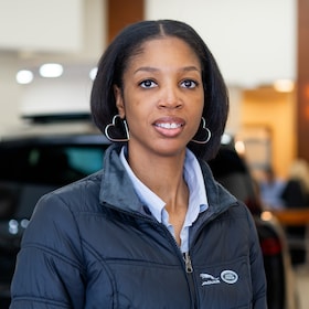 Staff member Nikeya Womble from ID_829b53add703