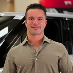 Staff member Miguel Moreno from ID_bd87acc2d449