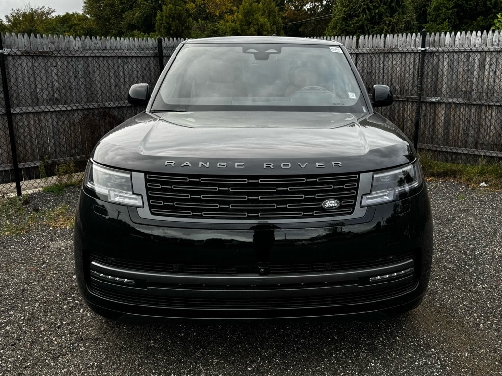 New 2025 Land Rover Range Rover SE SUV