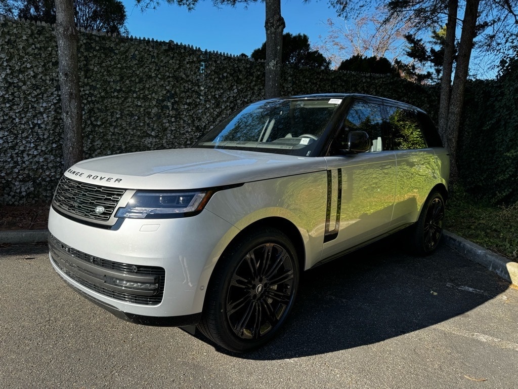 2025 Land Rover Range Rover SE's photo