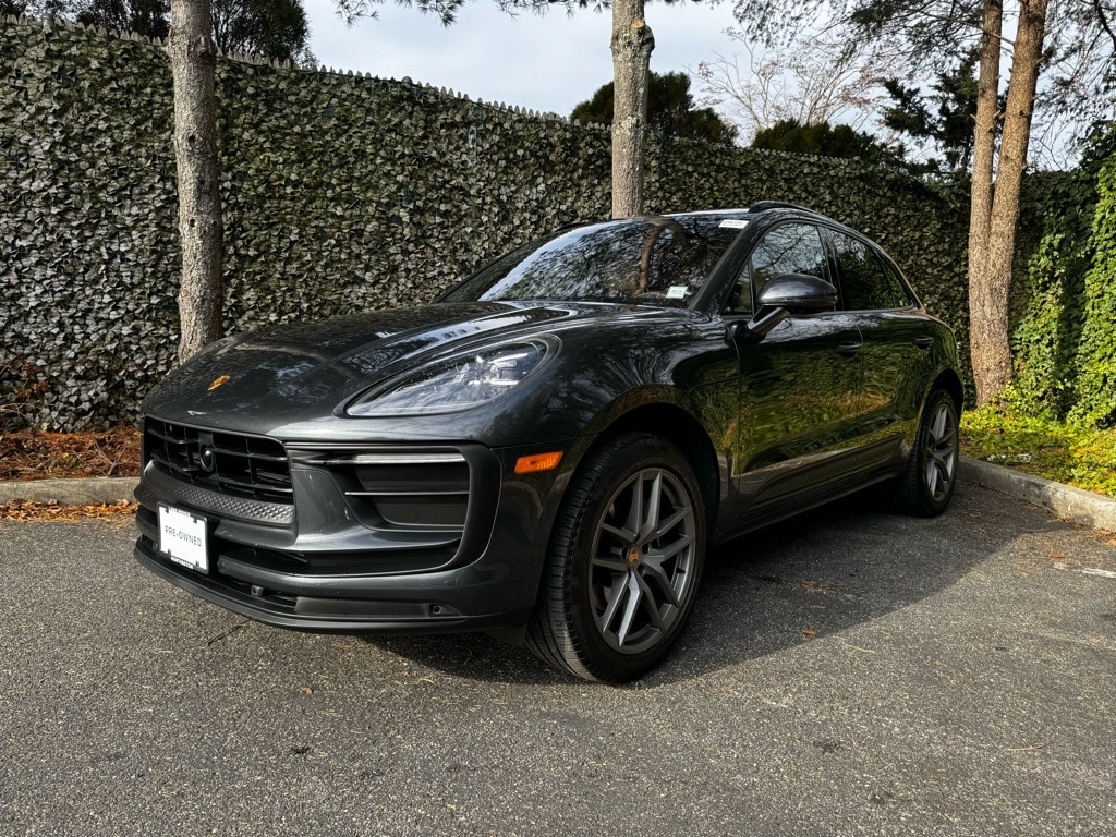 2024 Porsche Macan's photo