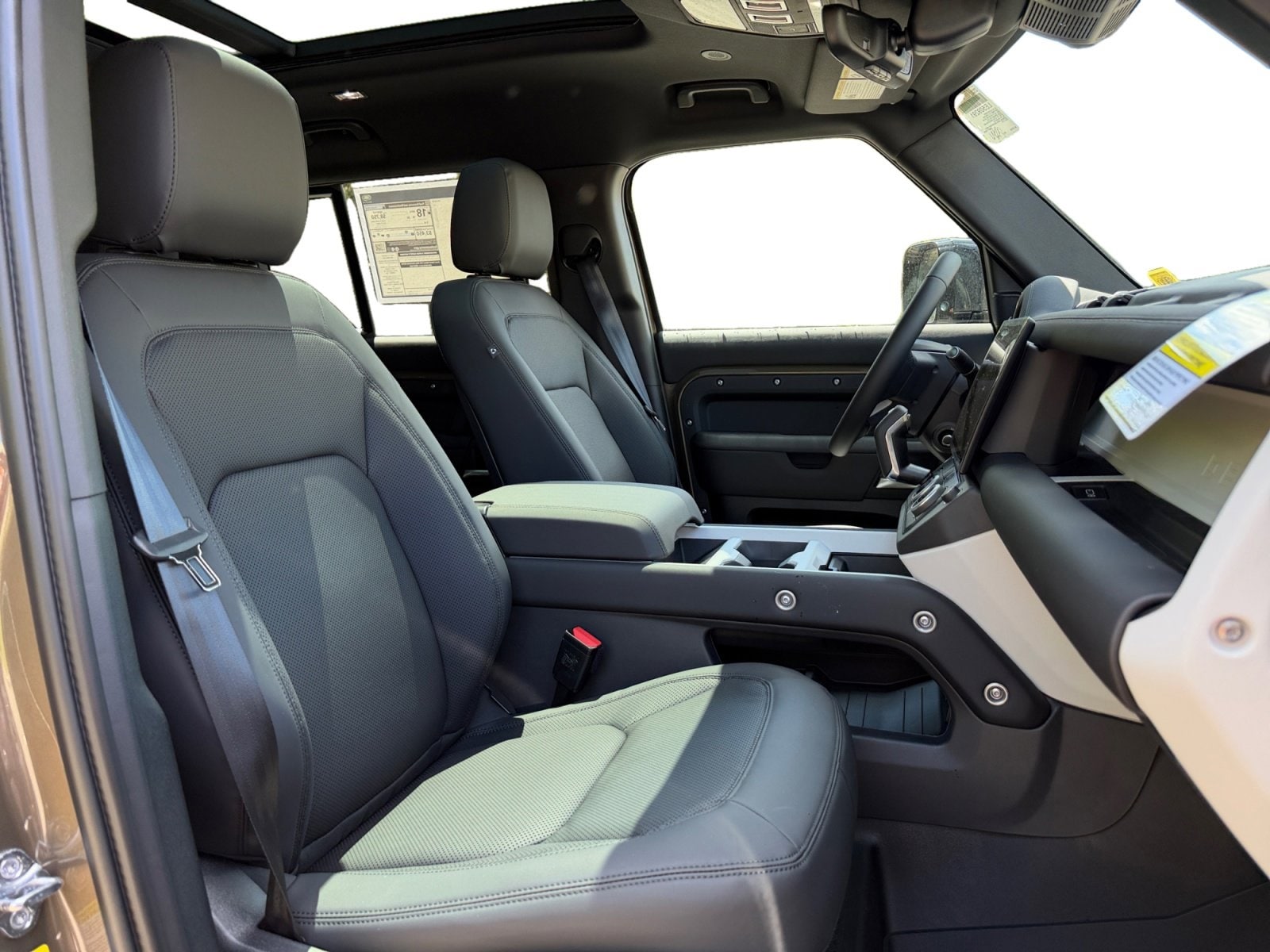 2026 Land Rover Defender X-Dynamic SE - Photo 22