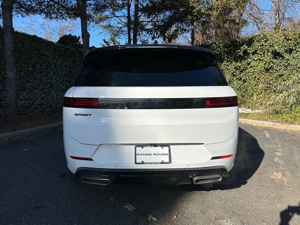 New 2026 Land Rover Range Rover Sport Dynamic SE SUV