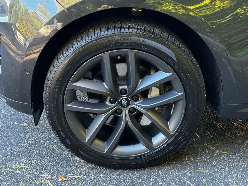 2023 Land Rover Range Rover Sport SE photo 4