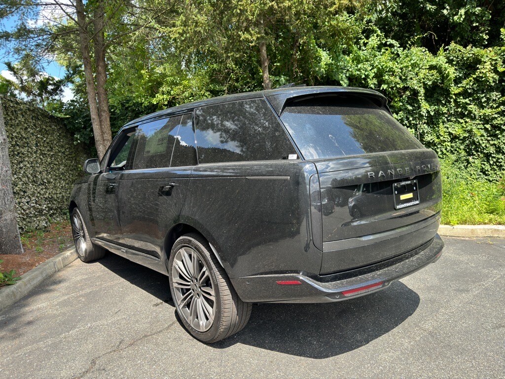 2025 Land Rover Range Rover SE photo 2