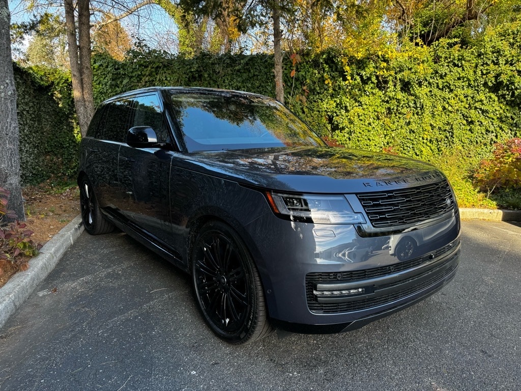 New 2025 Land Rover Range Rover SE SUV
