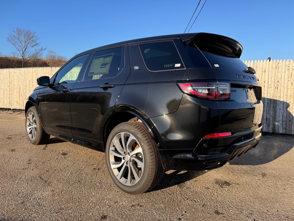 2025 Land Rover Discovery Sport Dynamic SE photo 2