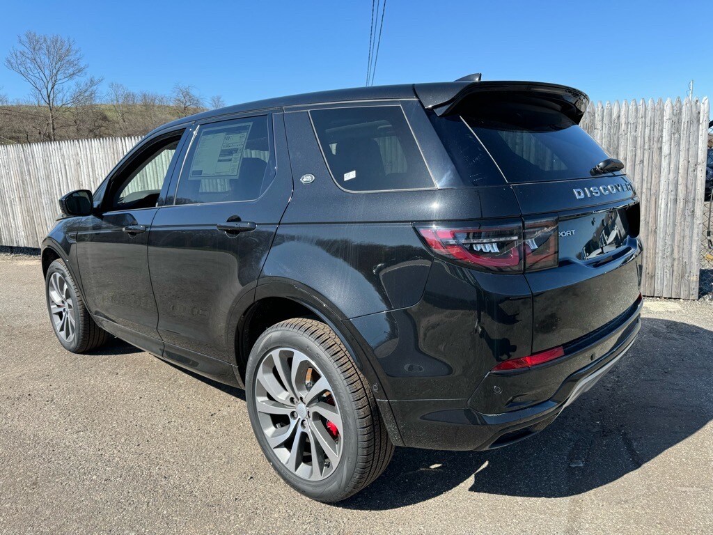2025 Land Rover Discovery Sport S photo 2